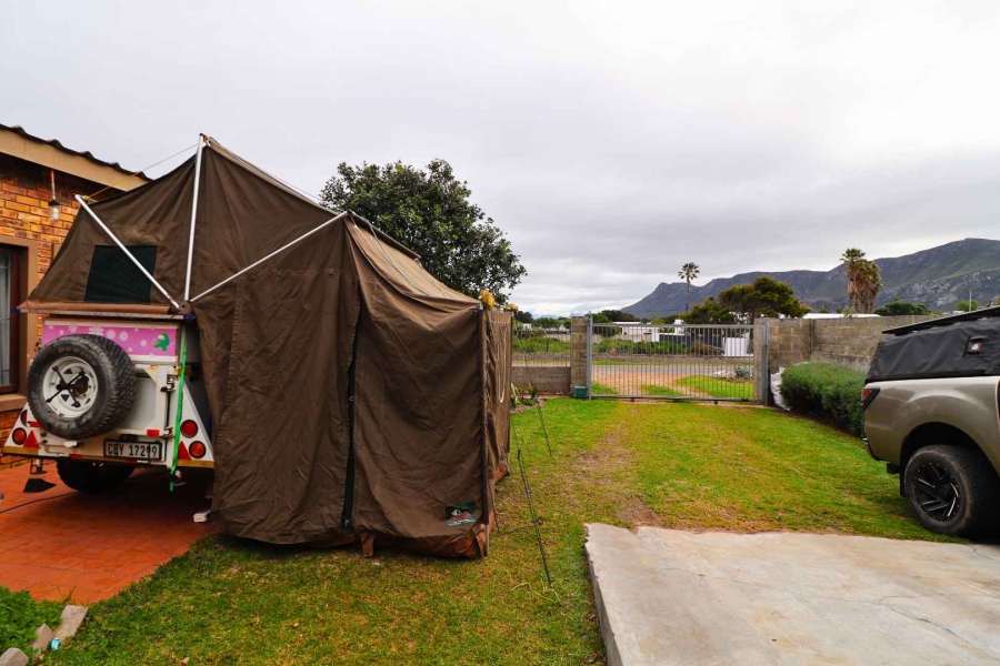 4 Bedroom Property for Sale in Sandbaai Western Cape